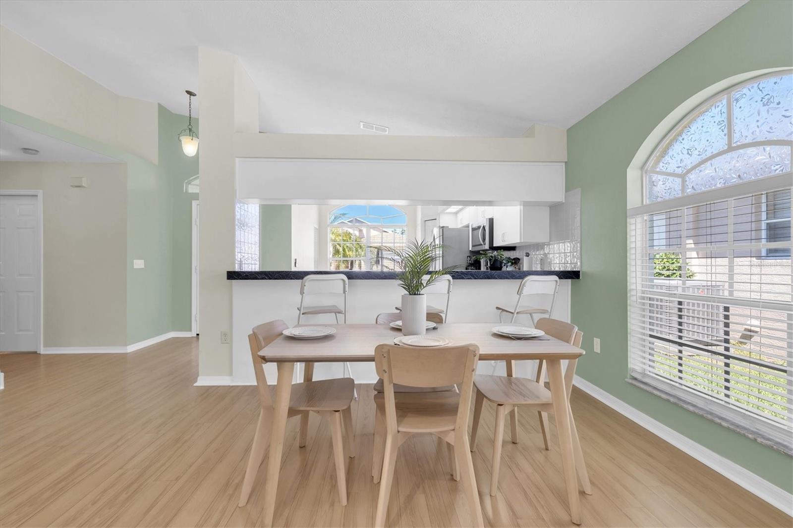 Listing photo id 6 for 11700 Leda Lane