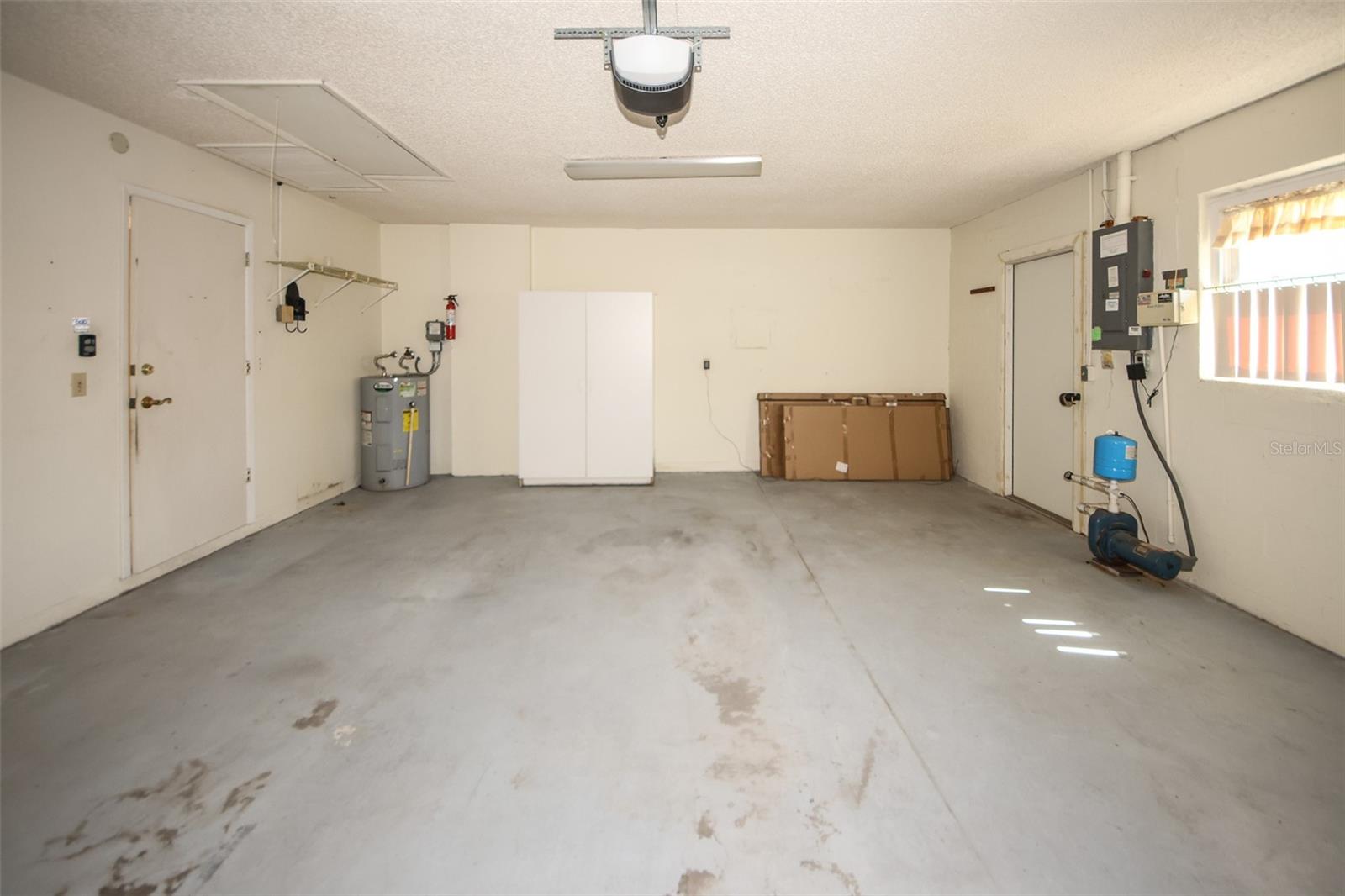 Listing photo id 27 for 8728 Gold Pine Drive