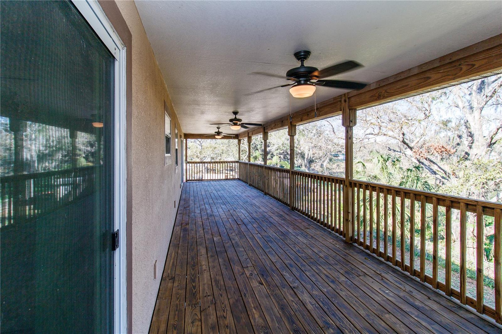 Listing photo id 11 for 12724 Circle Lake Drive