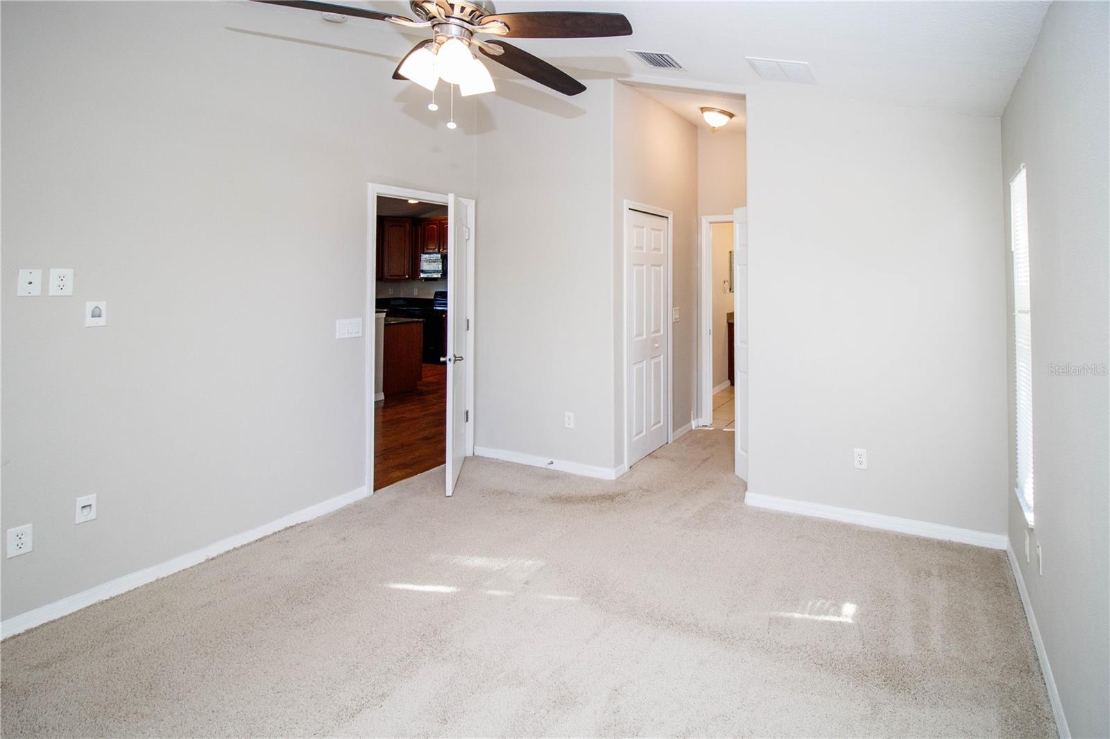 Listing photo id 31 for 12724 Circle Lake Drive