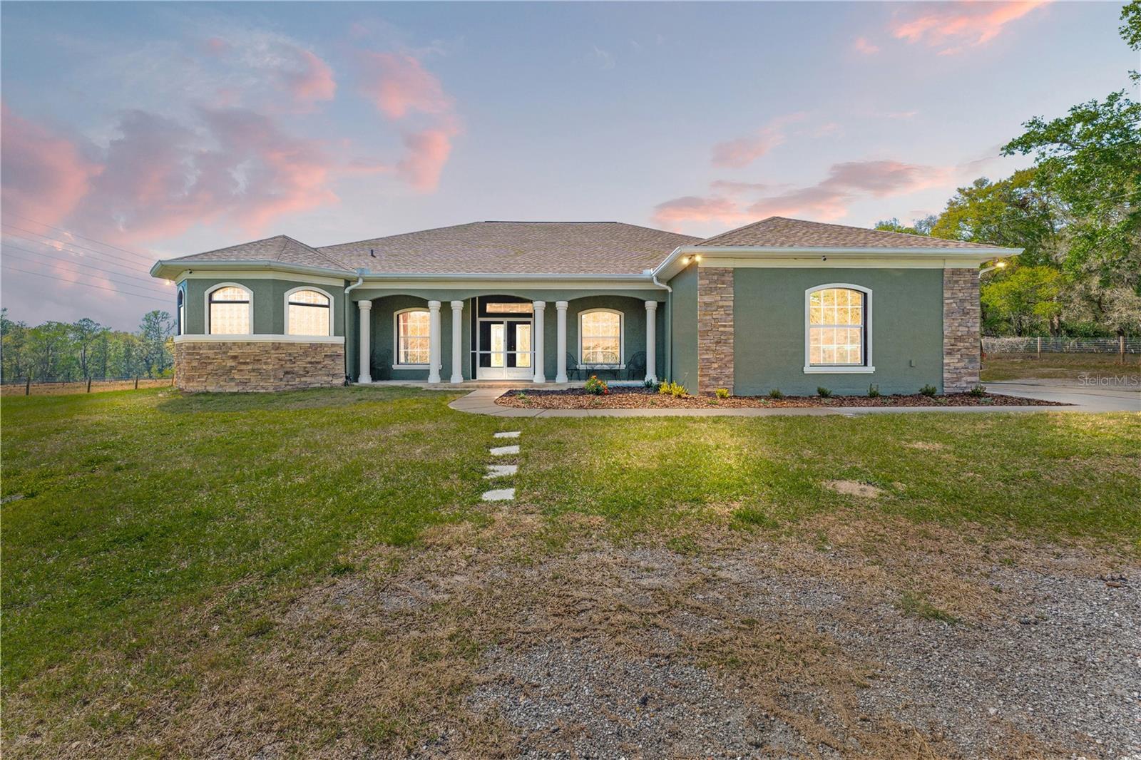 Listing photo id 8 for 6413 Emerson Road