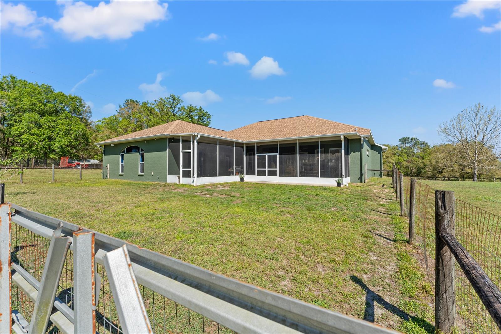 Listing photo id 49 for 6413 Emerson Road