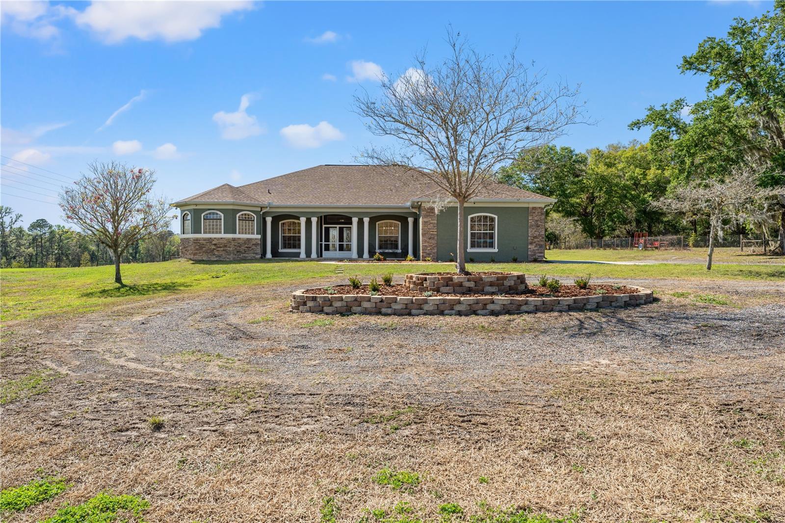 Listing photo id 50 for 6413 Emerson Road