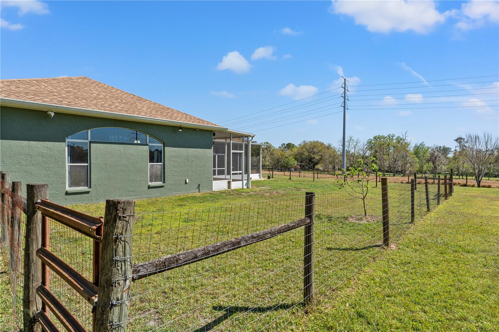 Listing photo id 51 for 6413 Emerson Road