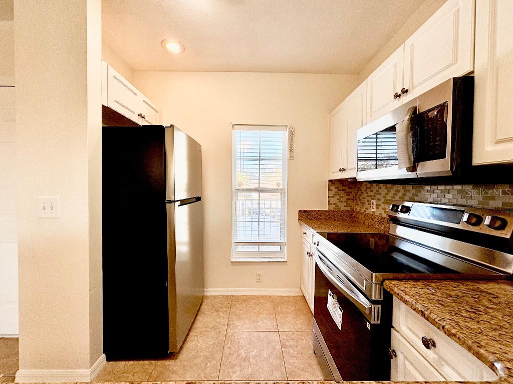 Image 14 of 48 For 19325 Water Oak Drive 205