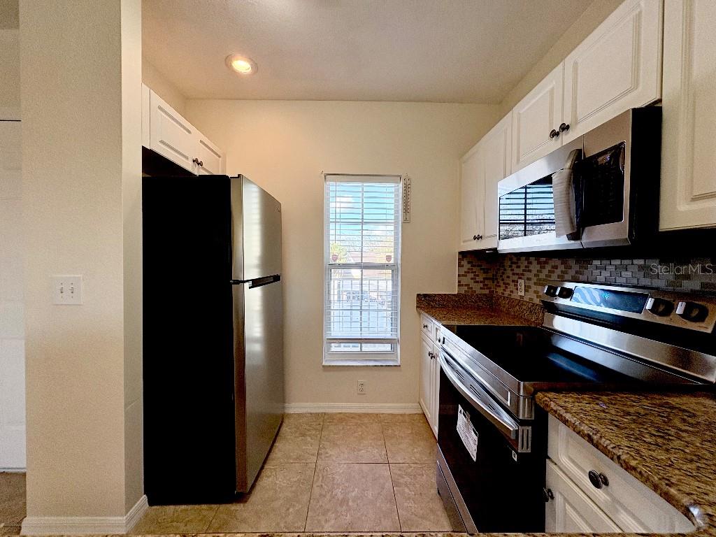 Image 18 of 48 For 19325 Water Oak Drive 205
