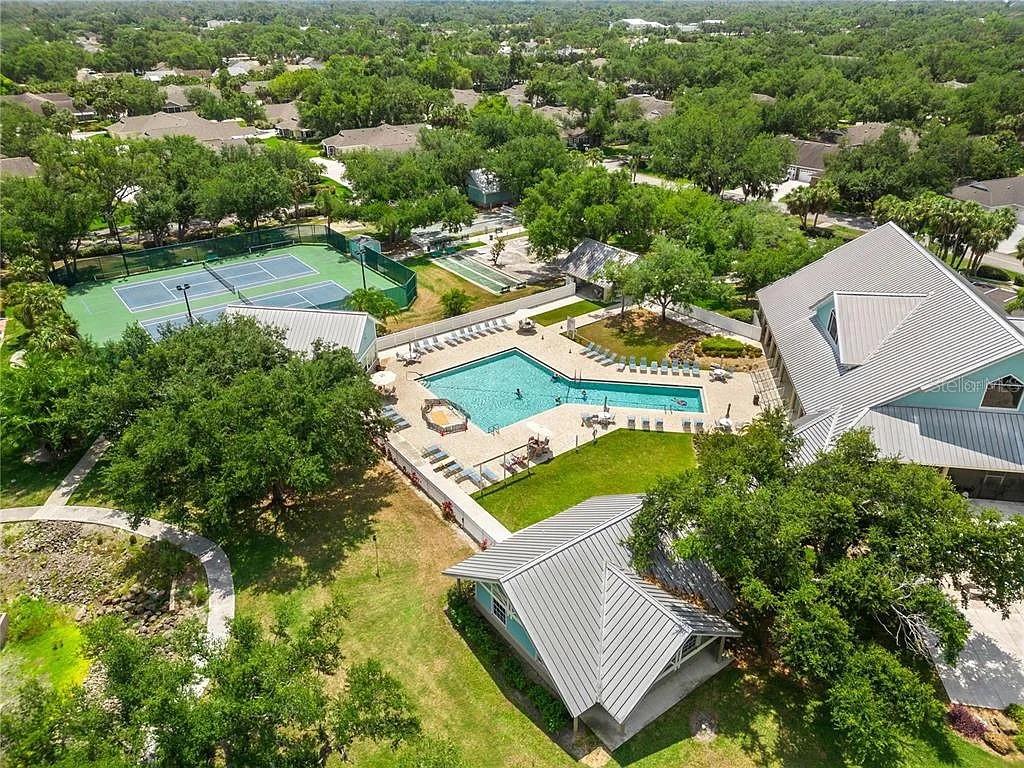 Image 34 of 48 For 19325 Water Oak Drive 205