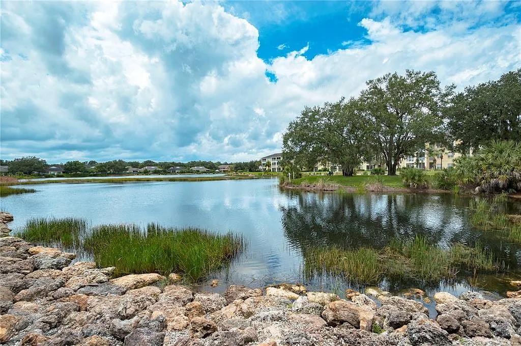 Image 41 of 48 For 19325 Water Oak Drive 205