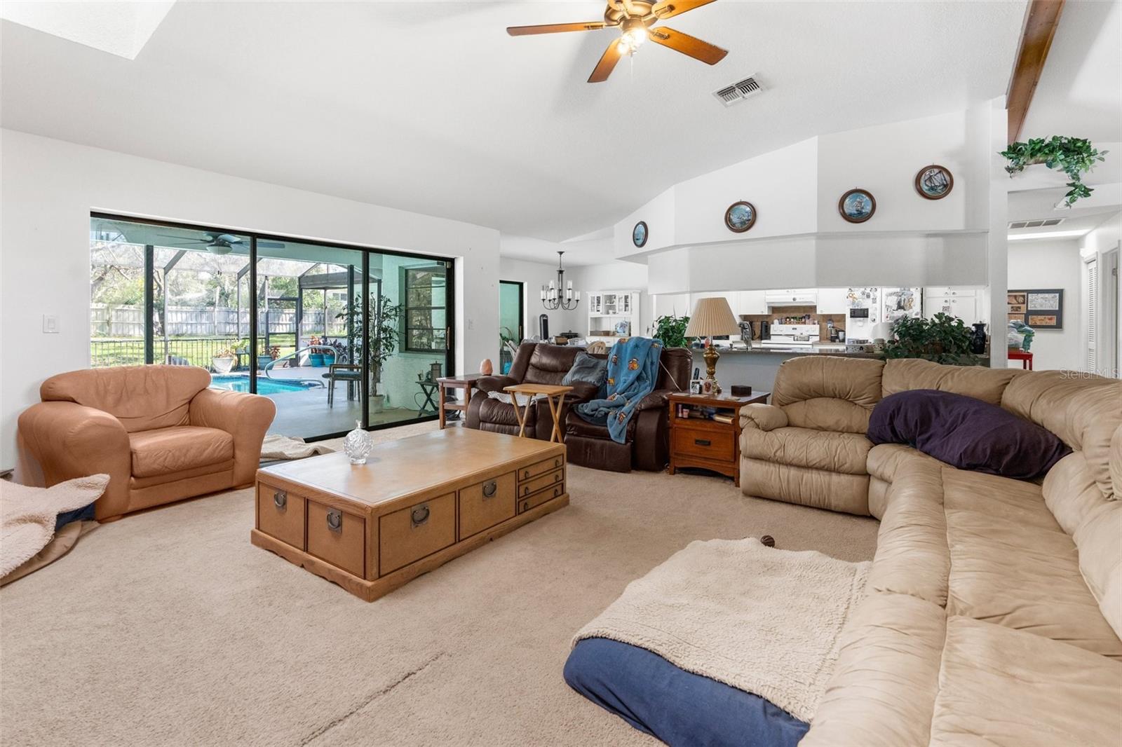 Listing photo id 29 for 13819 Eagles Rock Court