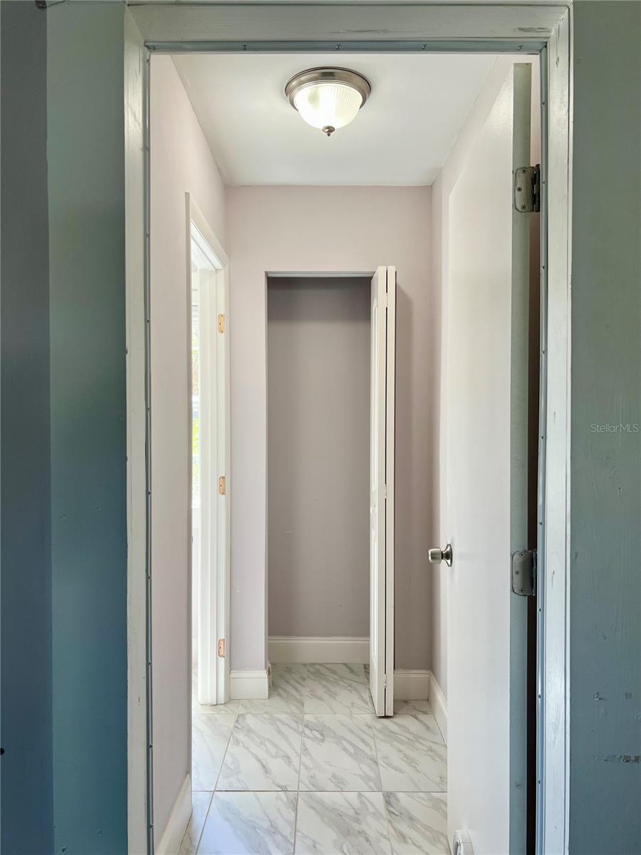 Image 18 of 23 For 4009 Seminole Avenue