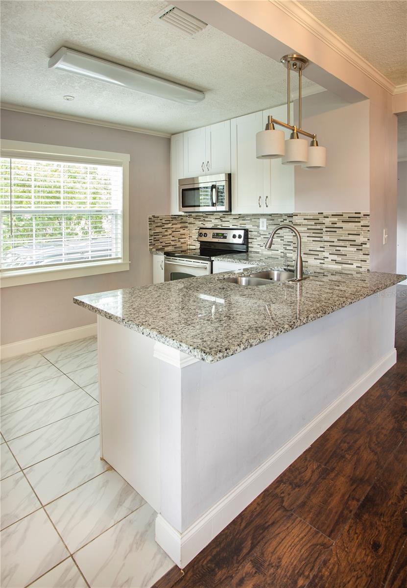 Image 6 of 23 For 4009 Seminole Avenue