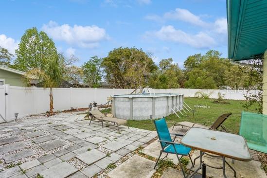 Listing photo id 14 for 4544 Cynthia Lane