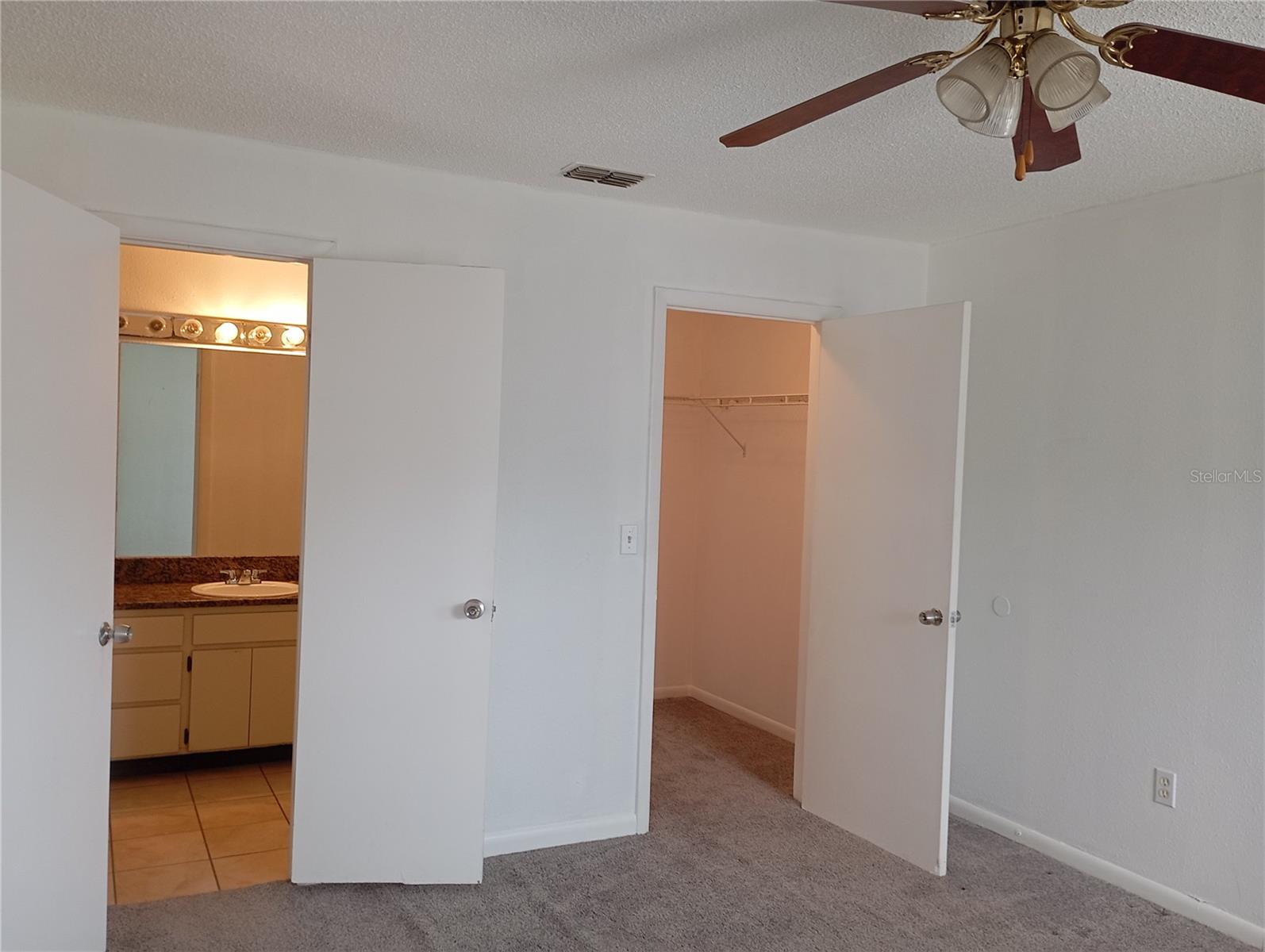 Listing photo id 20 for 12401 Joel Court 1