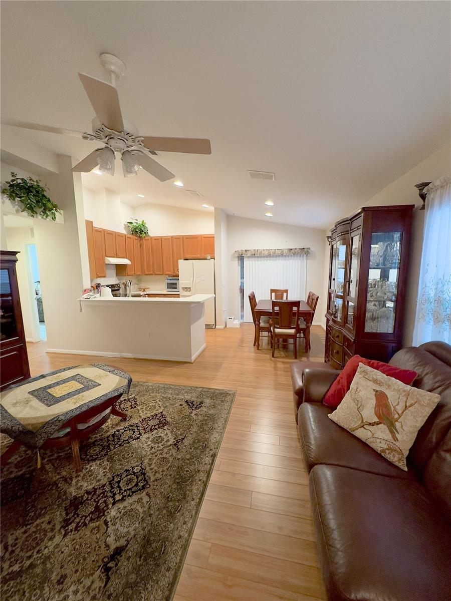 Image 17 of 27 For 2931 Walnut Grove Court