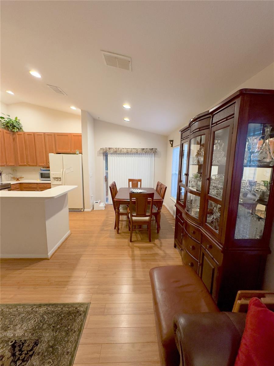 Image 18 of 27 For 2931 Walnut Grove Court