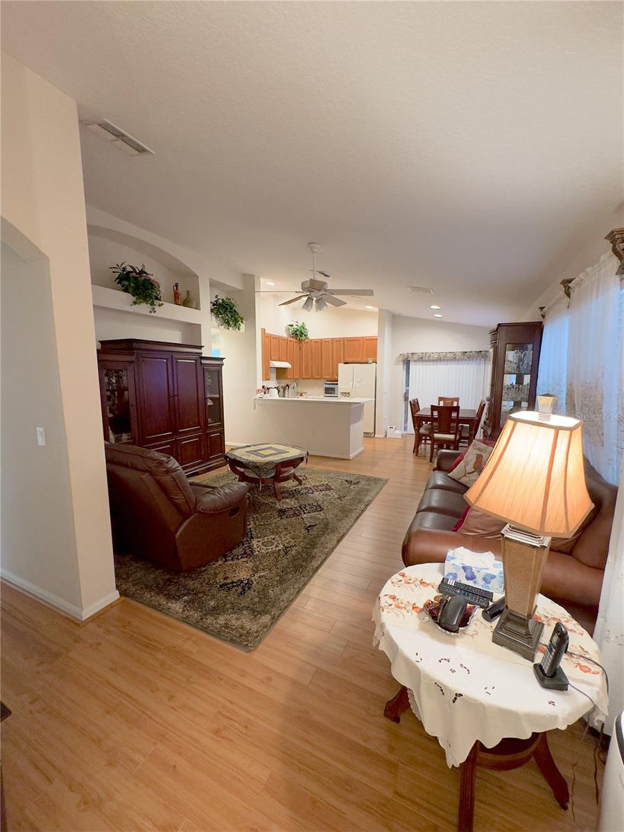 Image 21 of 27 For 2931 Walnut Grove Court
