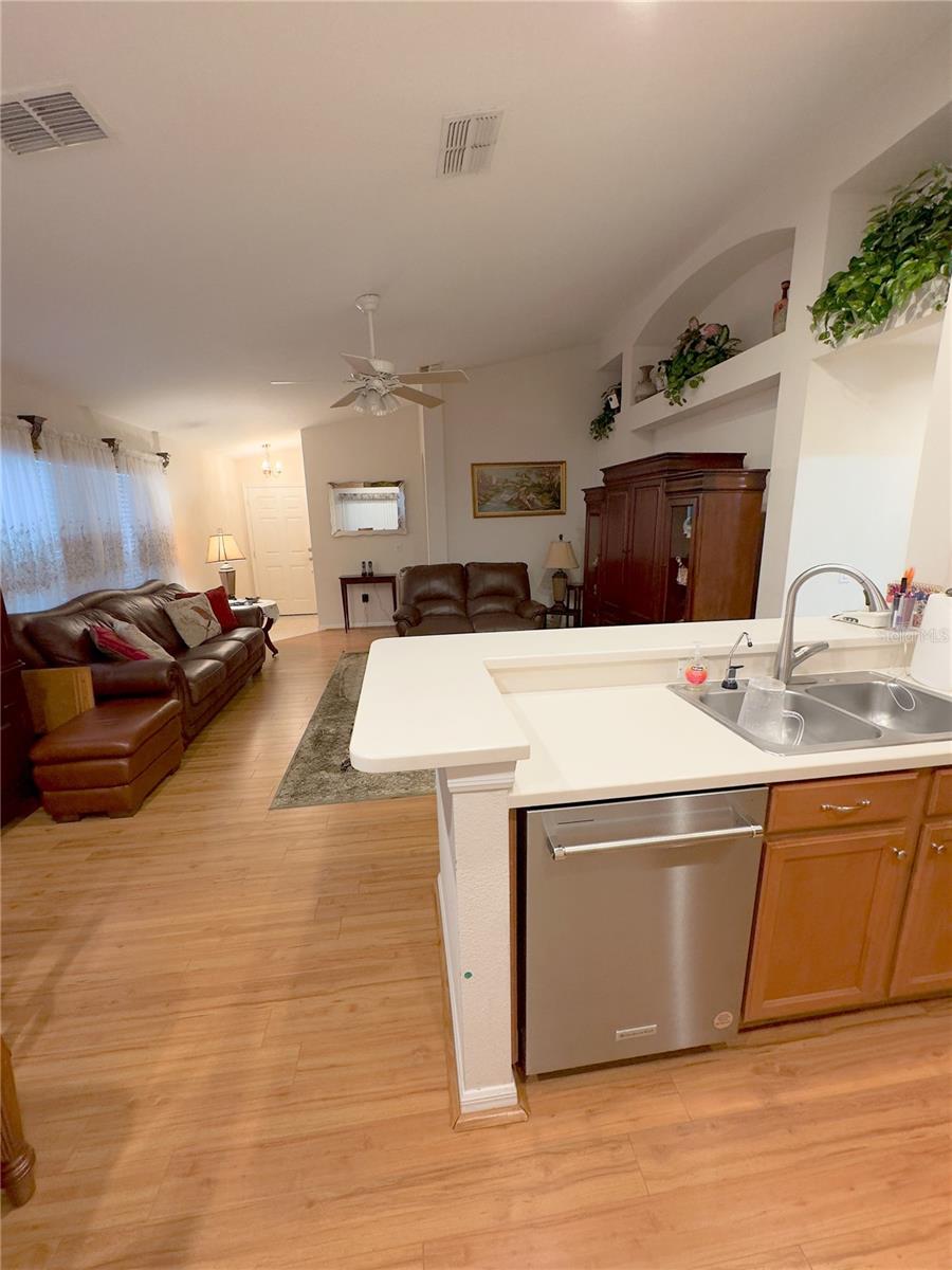 Image 5 of 27 For 2931 Walnut Grove Court