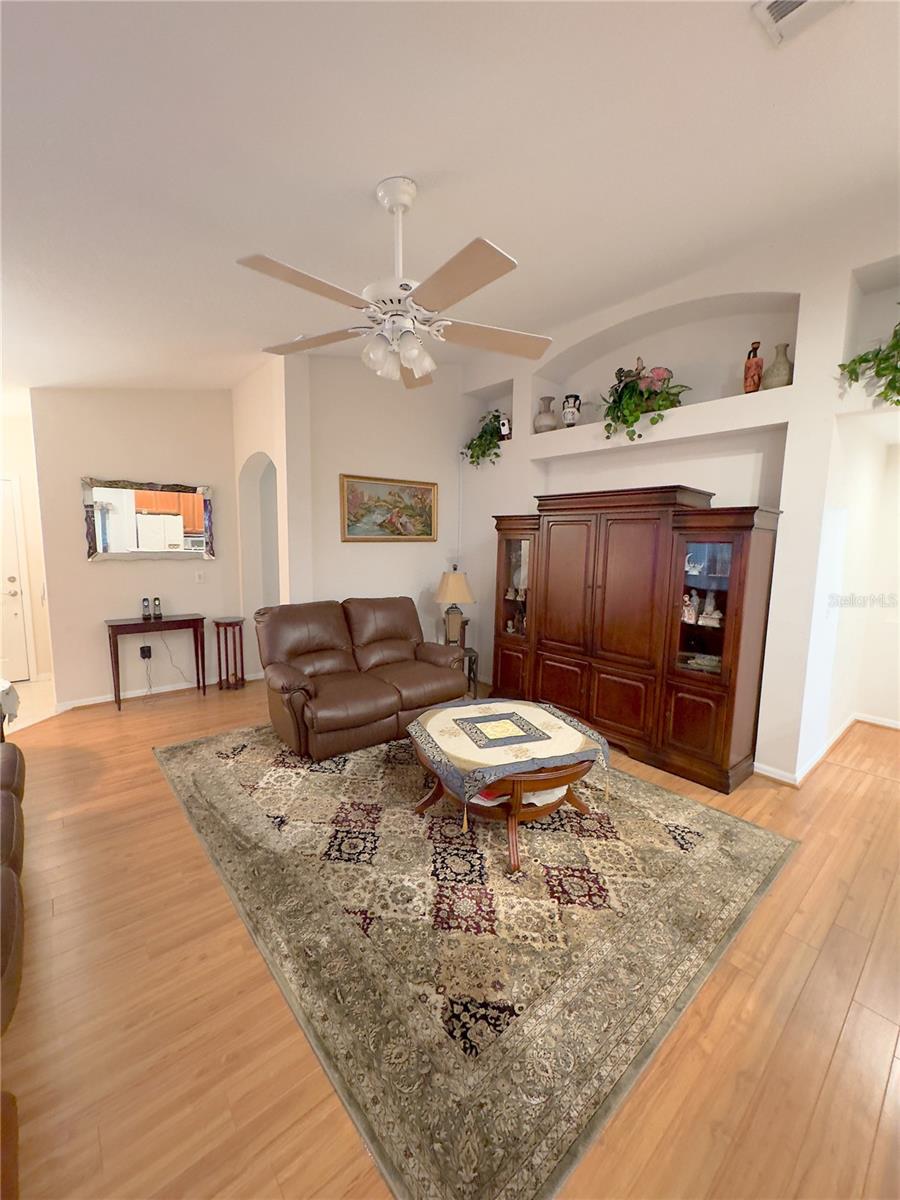 Image 8 of 27 For 2931 Walnut Grove Court