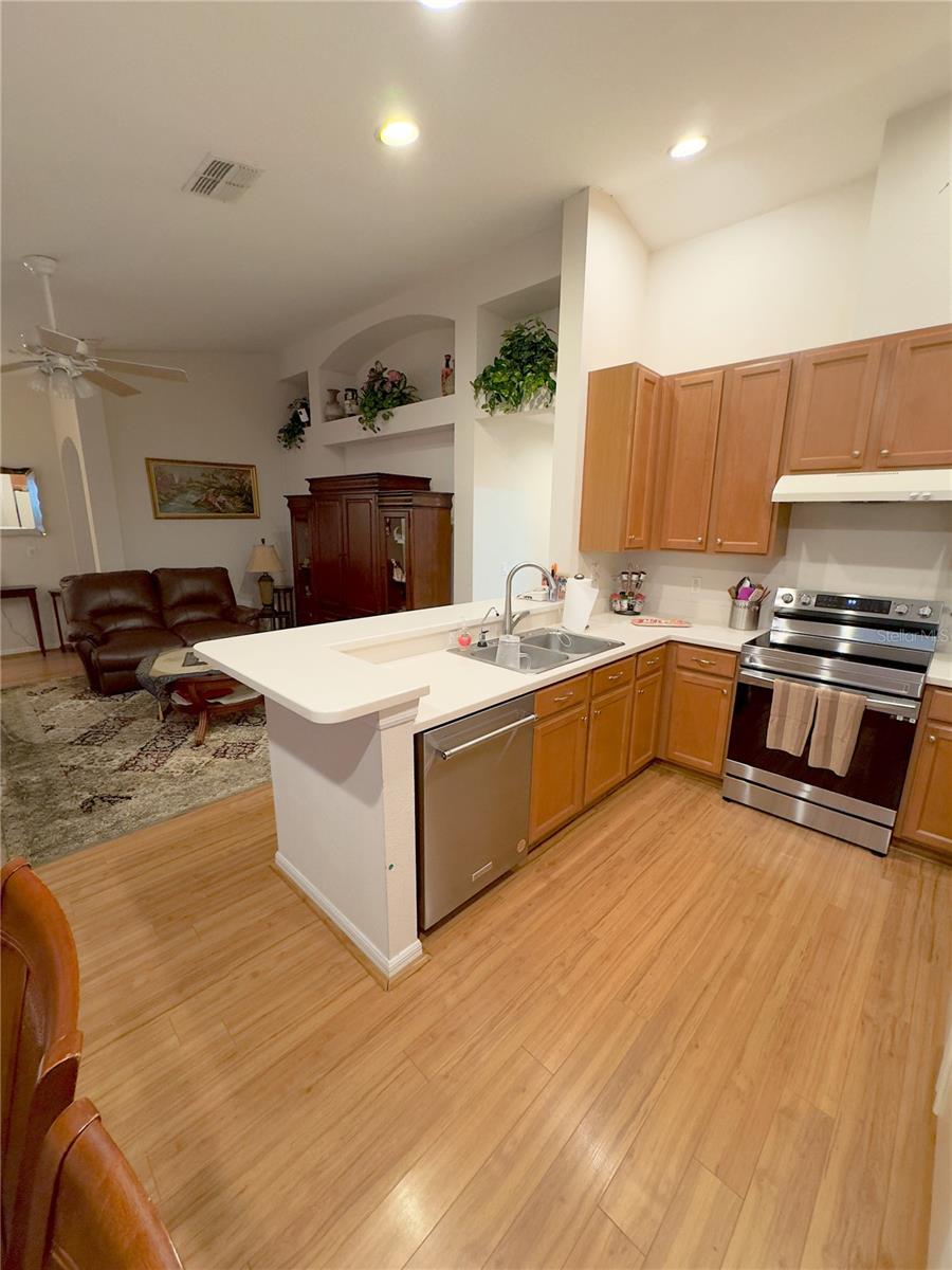 Image 9 of 27 For 2931 Walnut Grove Court