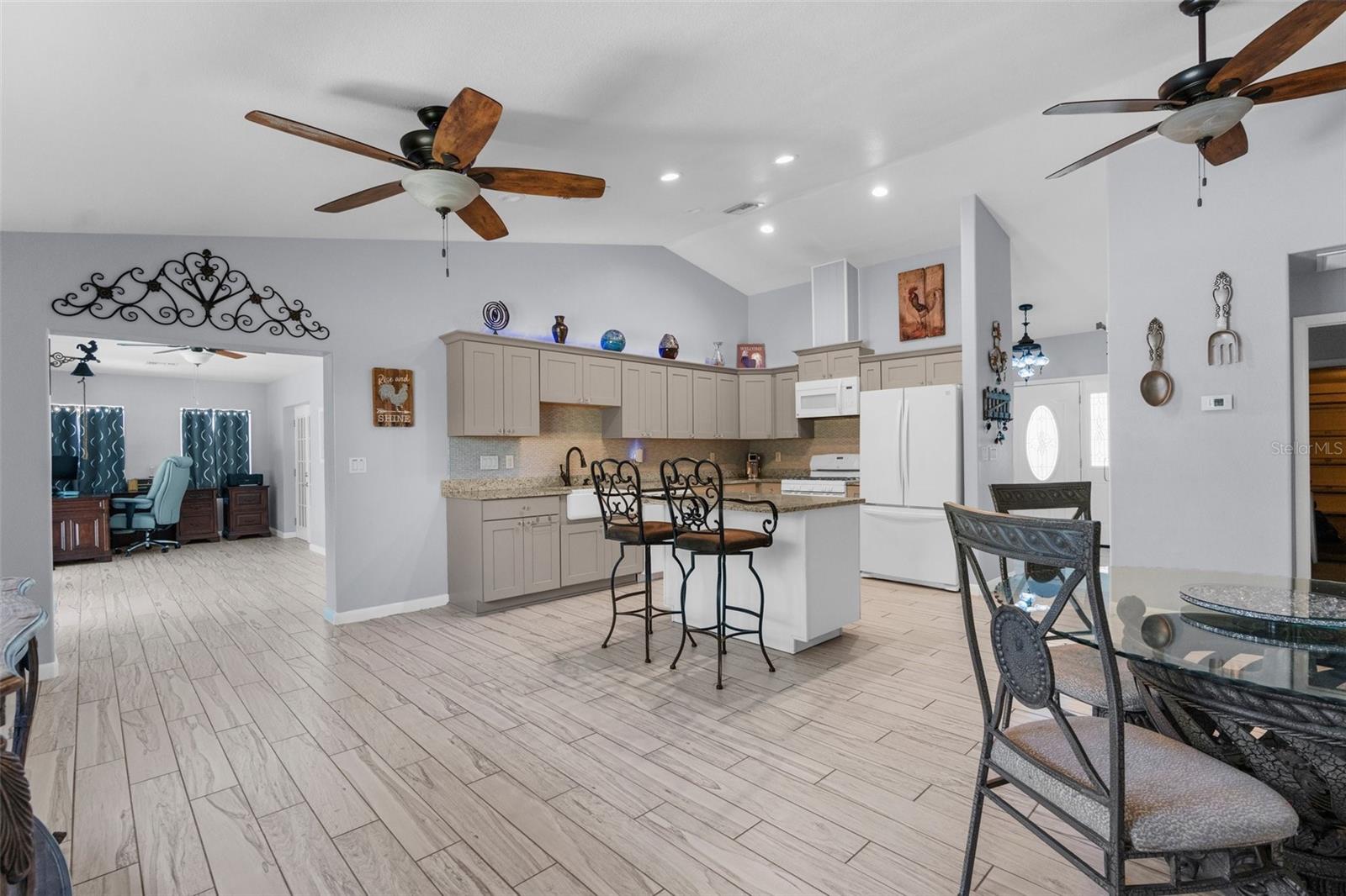 Image 14 of 48 For 13415 Ester Drive