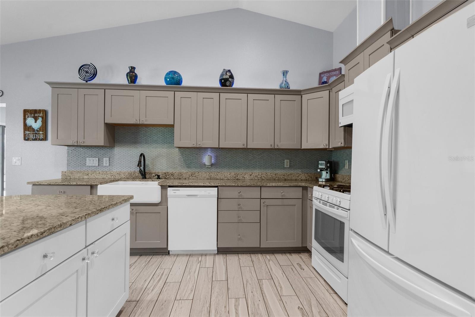 Image 8 of 48 For 13415 Ester Drive