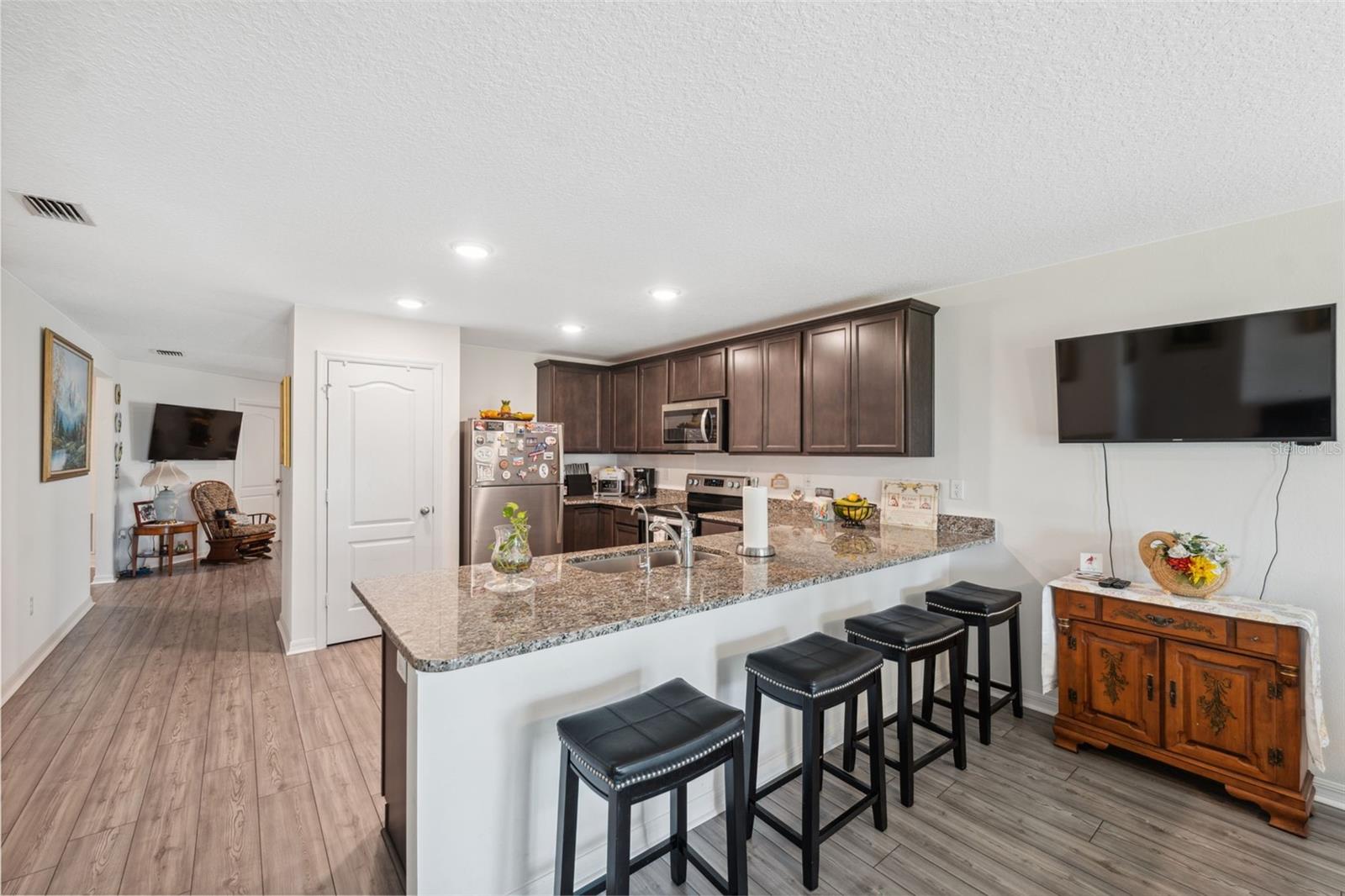 Listing photo id 7 for 5388 Fez Court