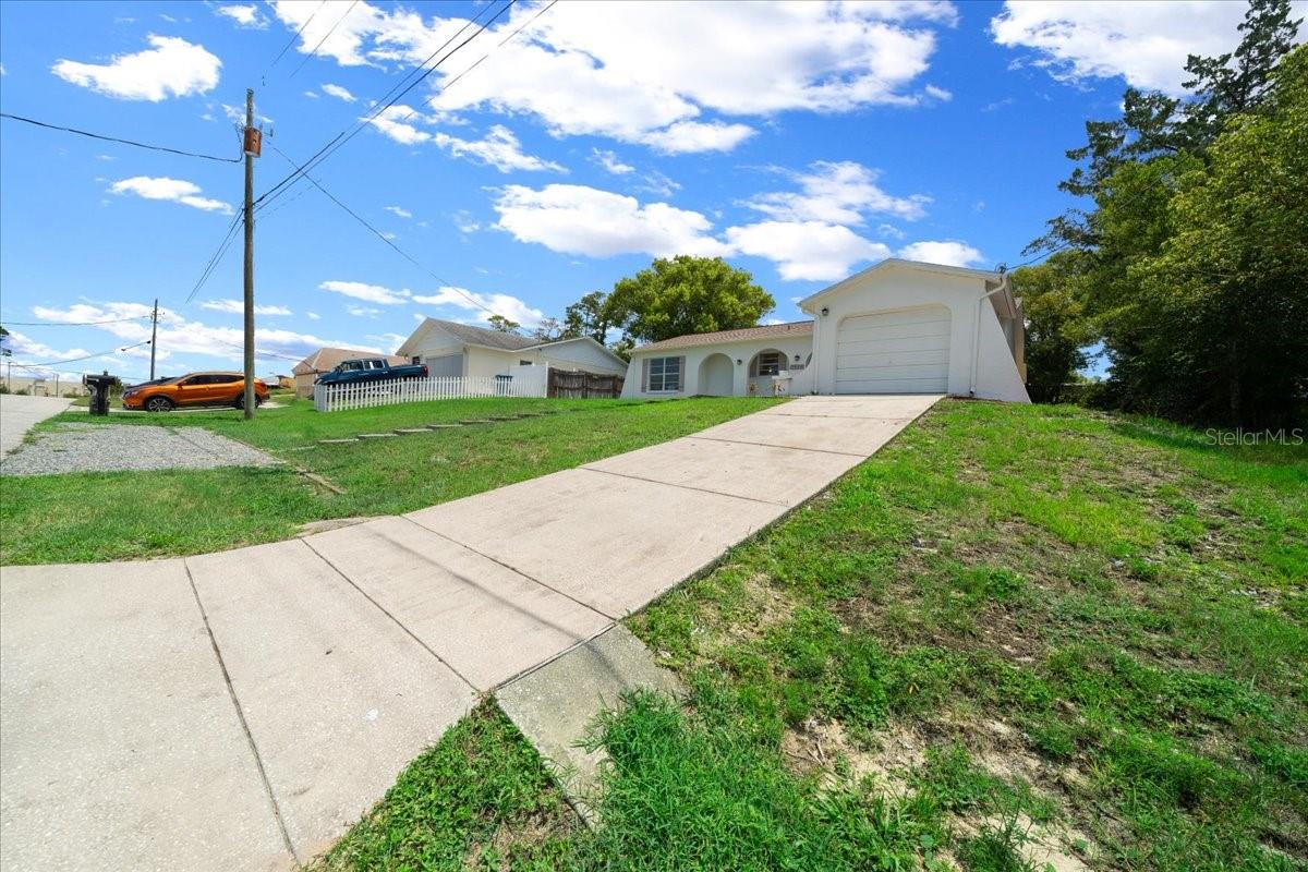 Image 62 of 73 For 7048 Oberon Avenue