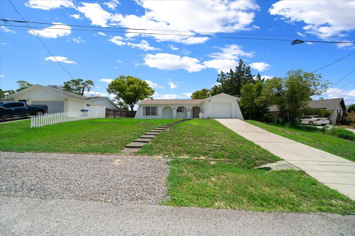 Image 64 of 73 For 7048 Oberon Avenue