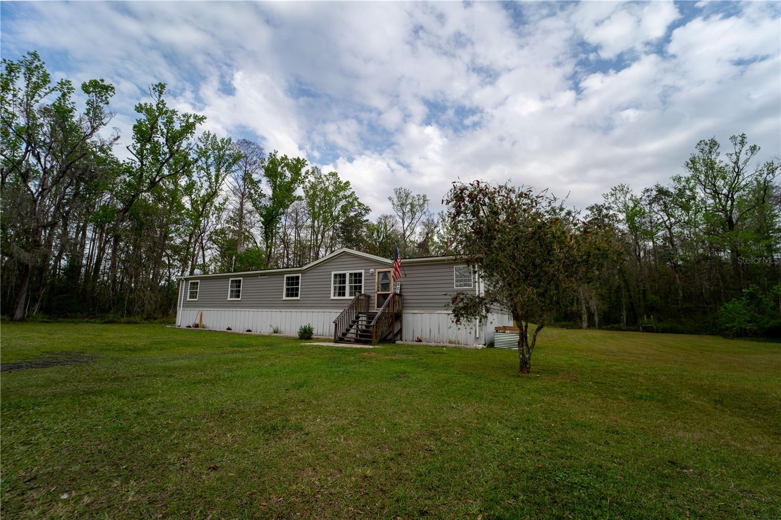 Listing photo id 47 for 13024 Mohican Avenue