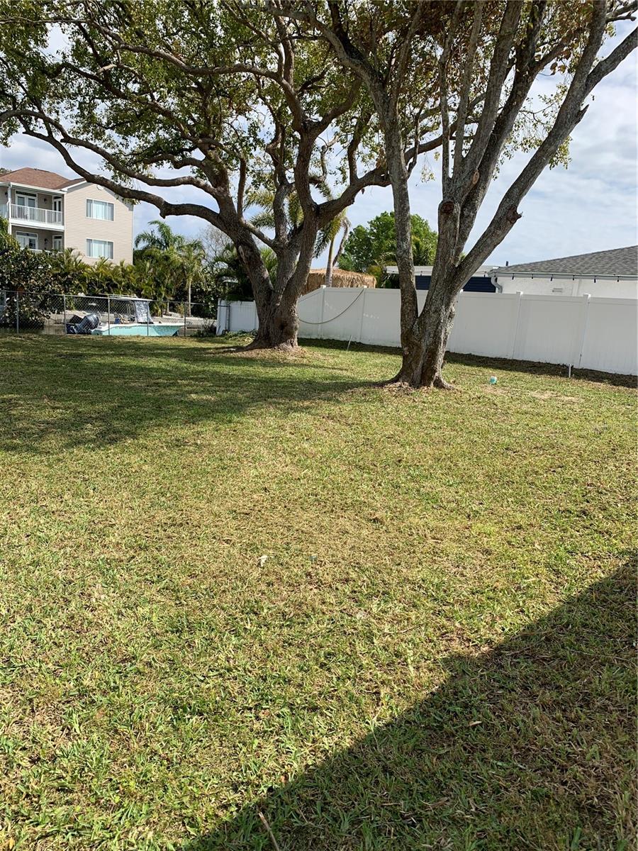 Image 10 of 12 For 13916 Berkowitz Avenue