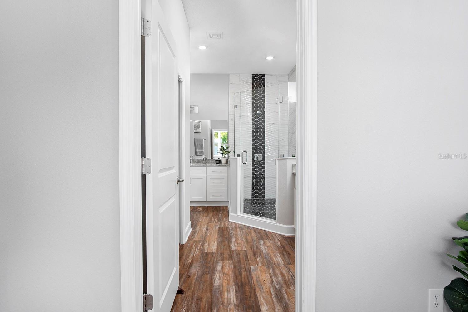 Listing photo id 10 for 3 Dahlia Court N