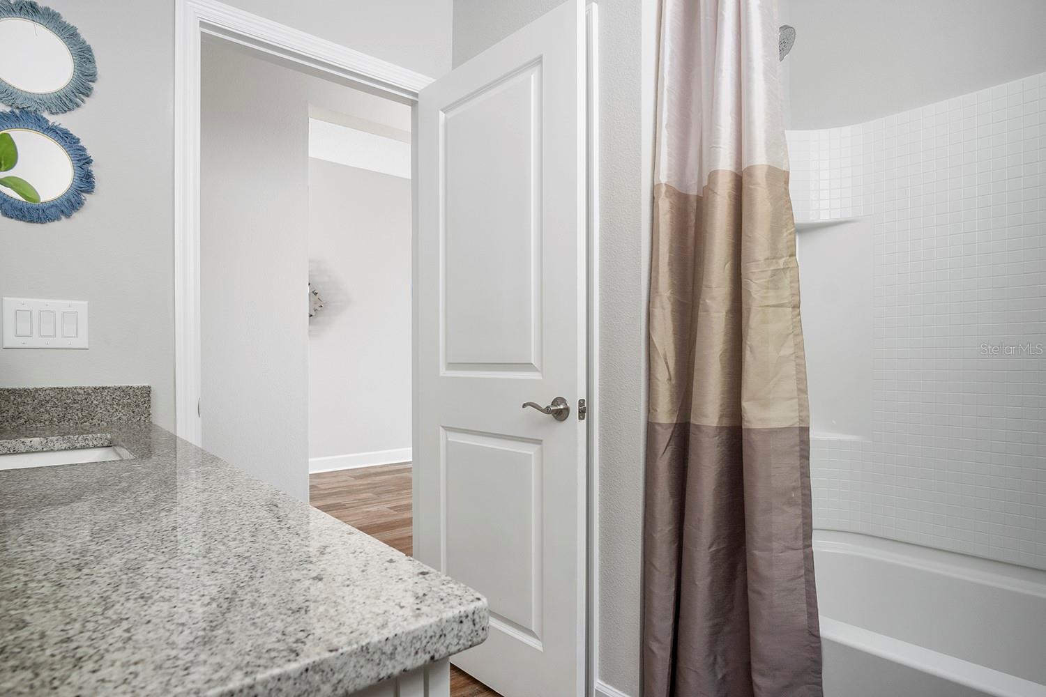 Listing photo id 28 for 3 Dahlia Court N