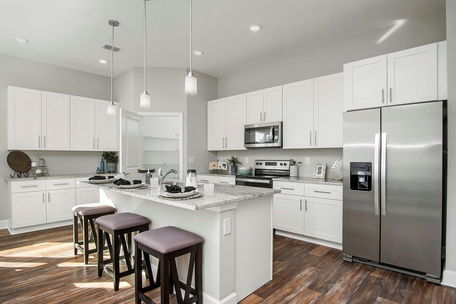 Listing photo id 4 for 3 Dahlia Court N