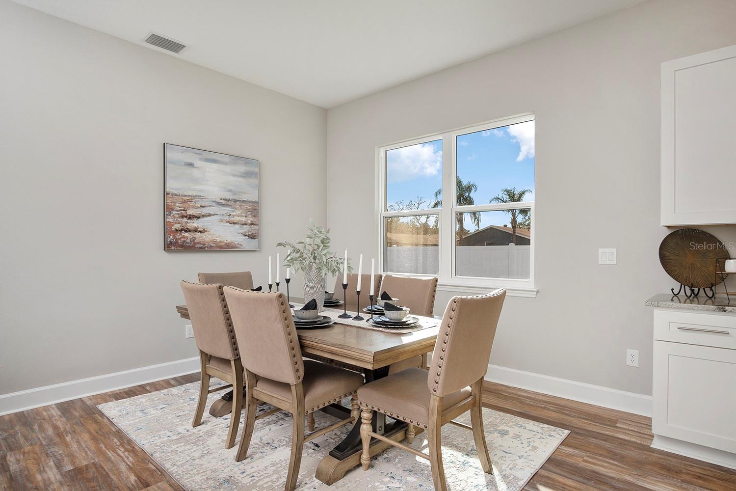 Listing photo id 6 for 3 Dahlia Court N