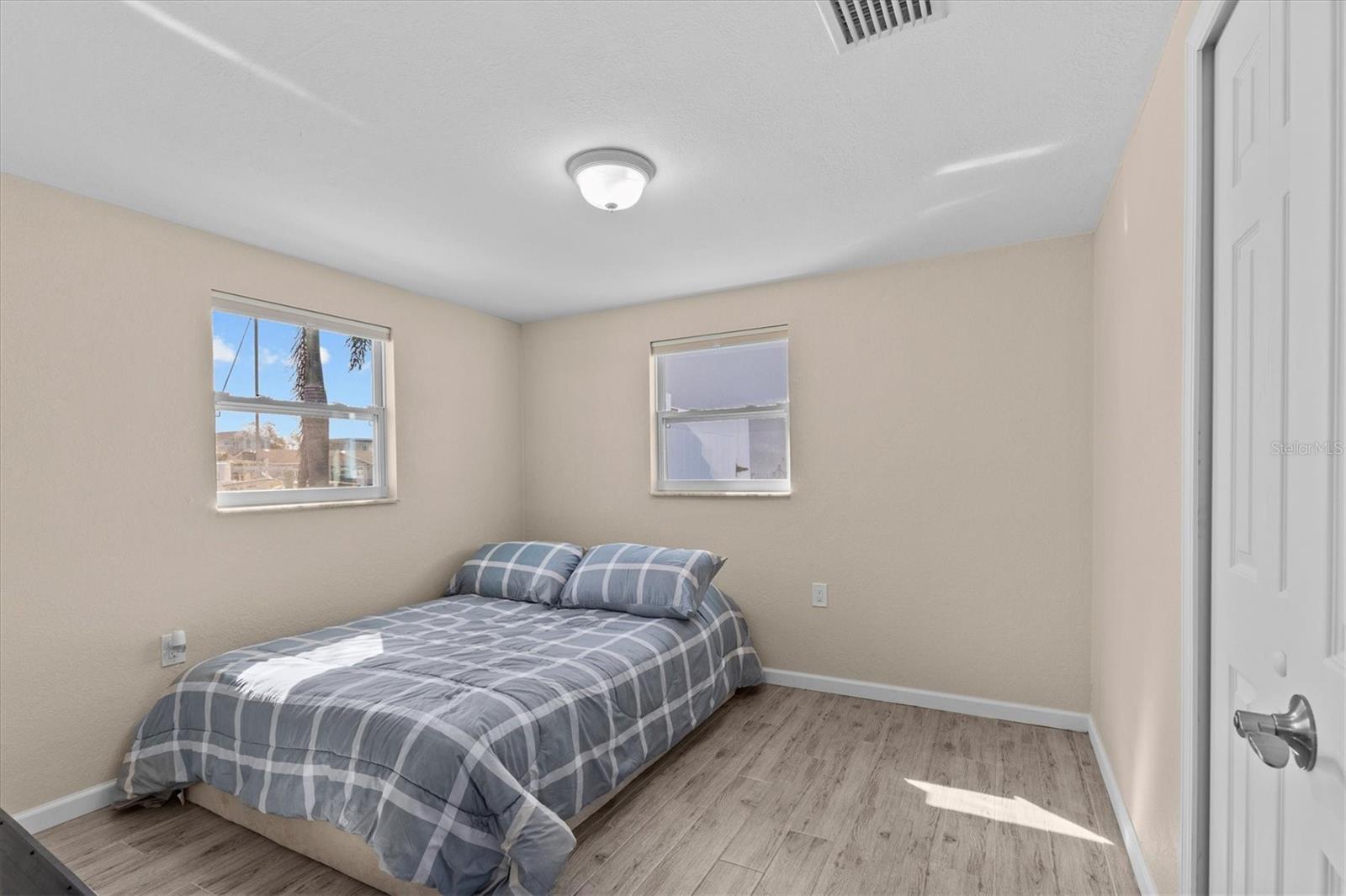 Image 22 of 40 For 13604 Maria Drive