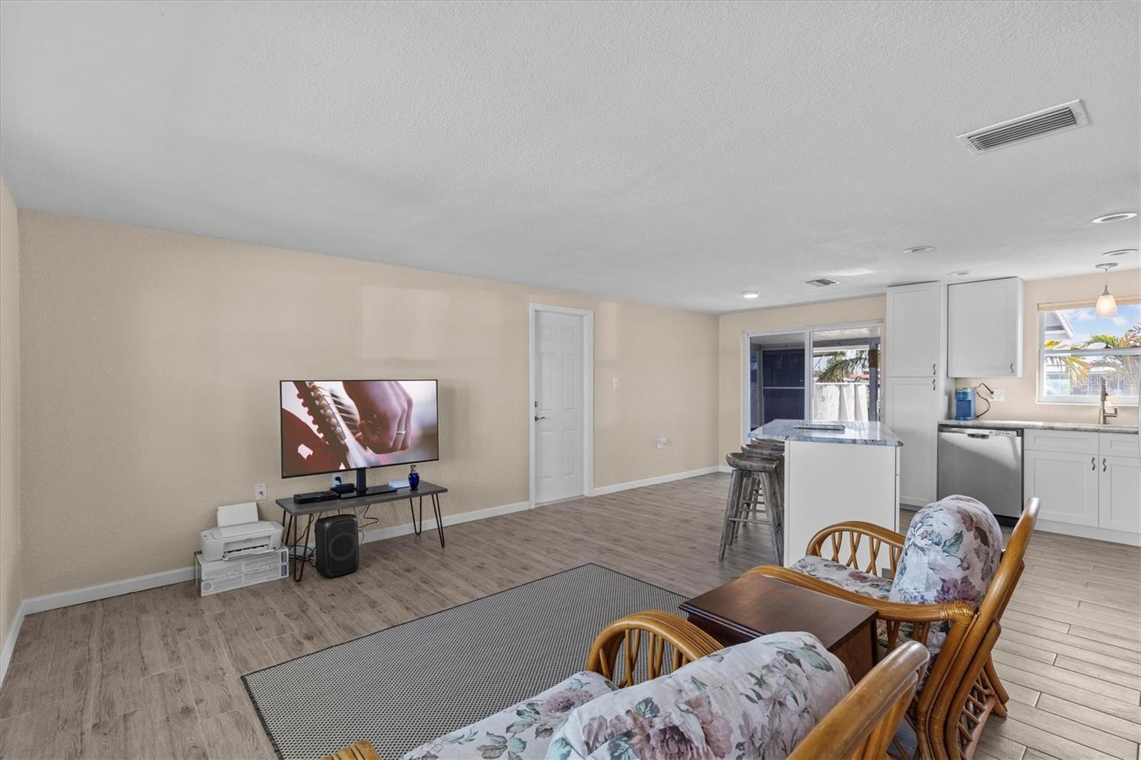 Image 9 of 40 For 13604 Maria Drive