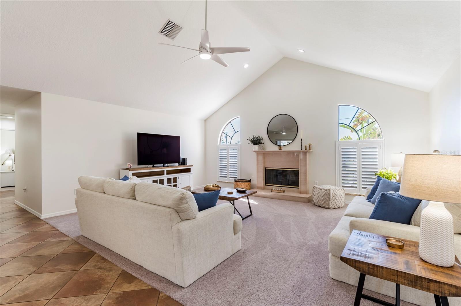 Listing photo id 11 for 2224 Sand Bay Drive