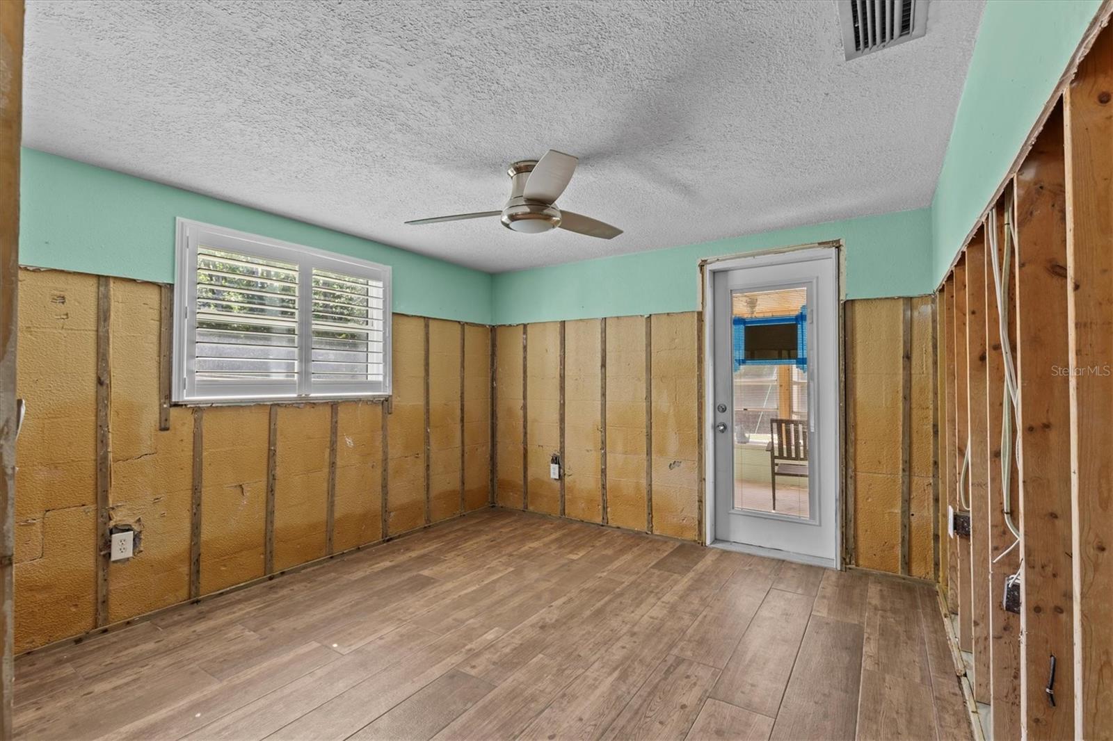 Image 33 of 41 For 6090 Waverly Road