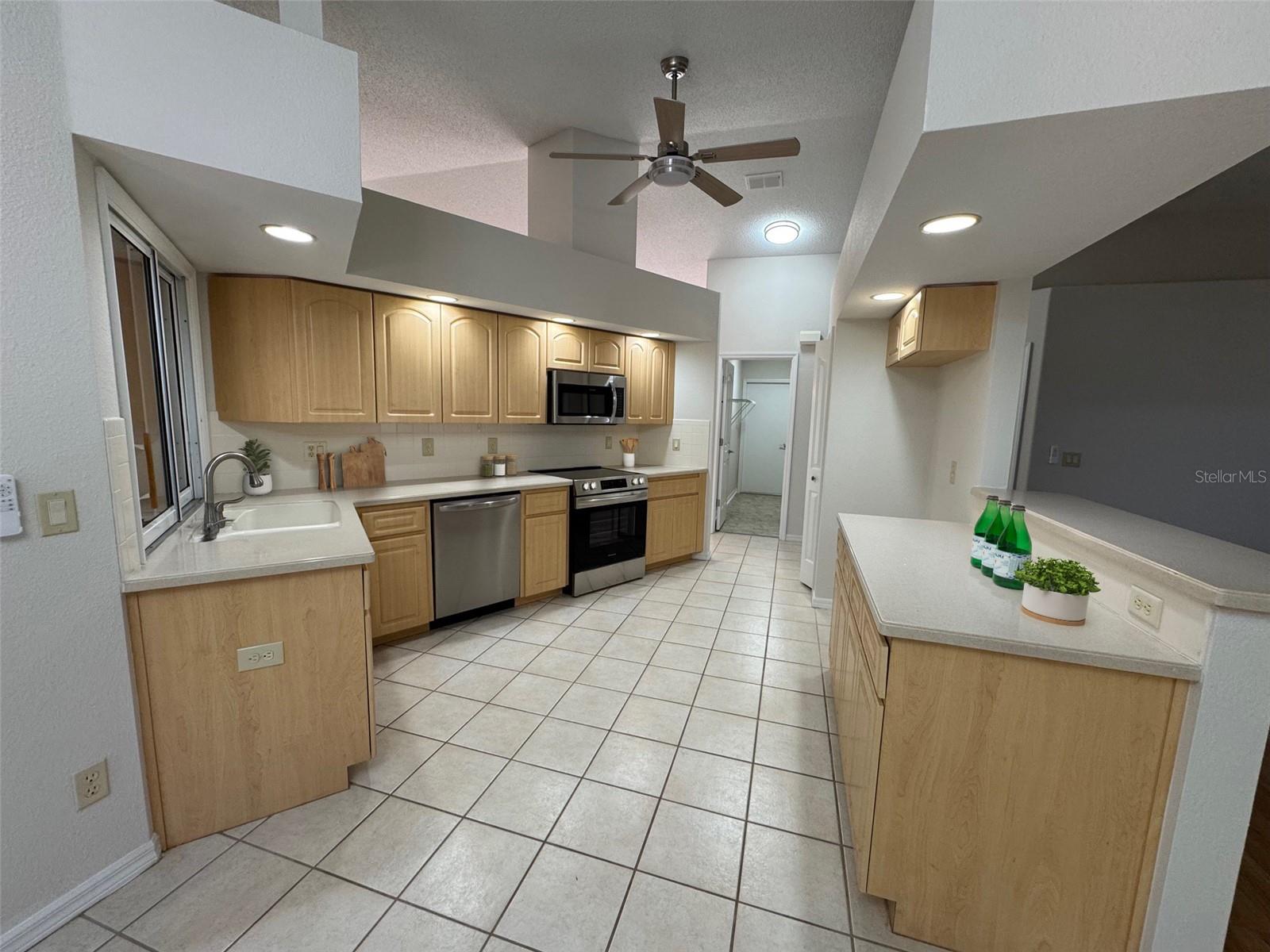 Image 10 of 31 For 4 Sandpine Court W