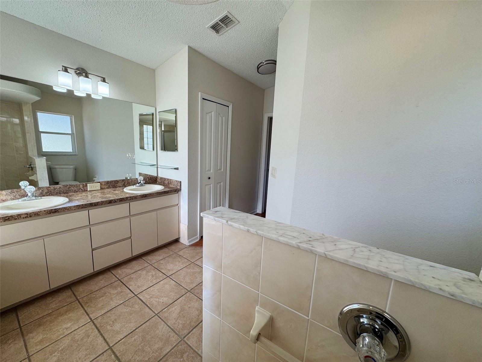 Image 21 of 31 For 4 Sandpine Court W