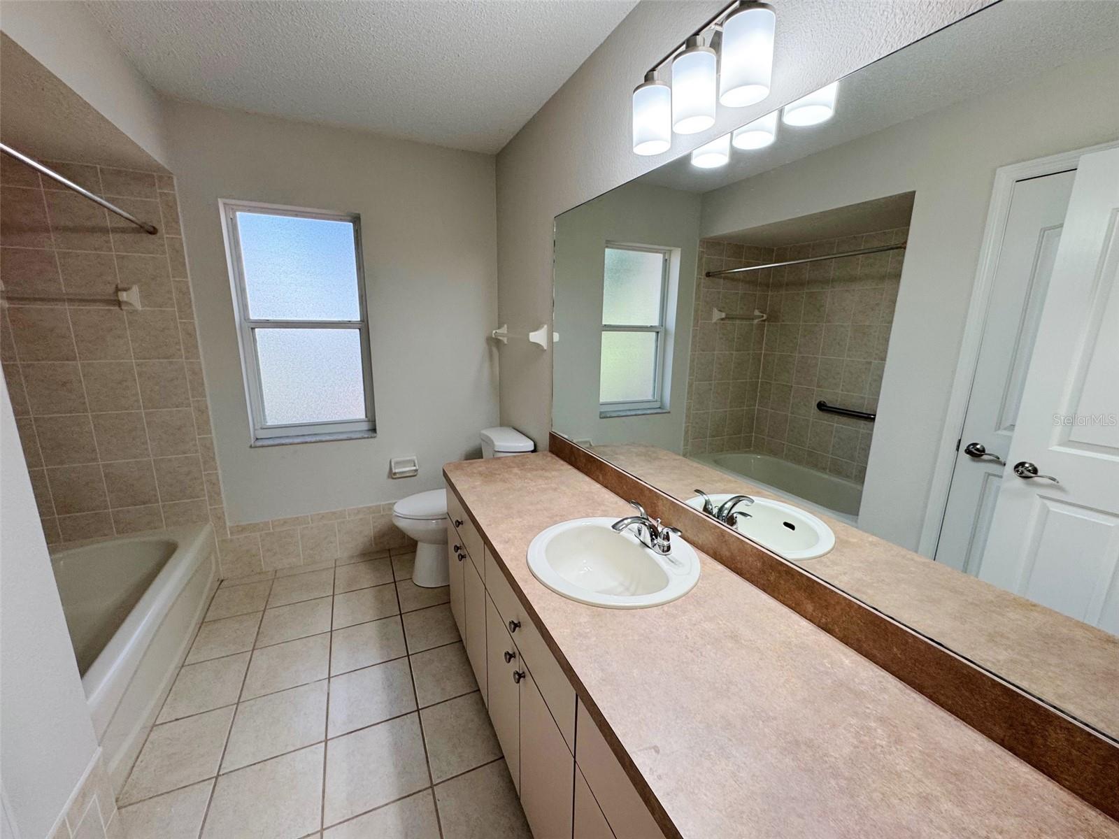 Image 26 of 31 For 4 Sandpine Court W
