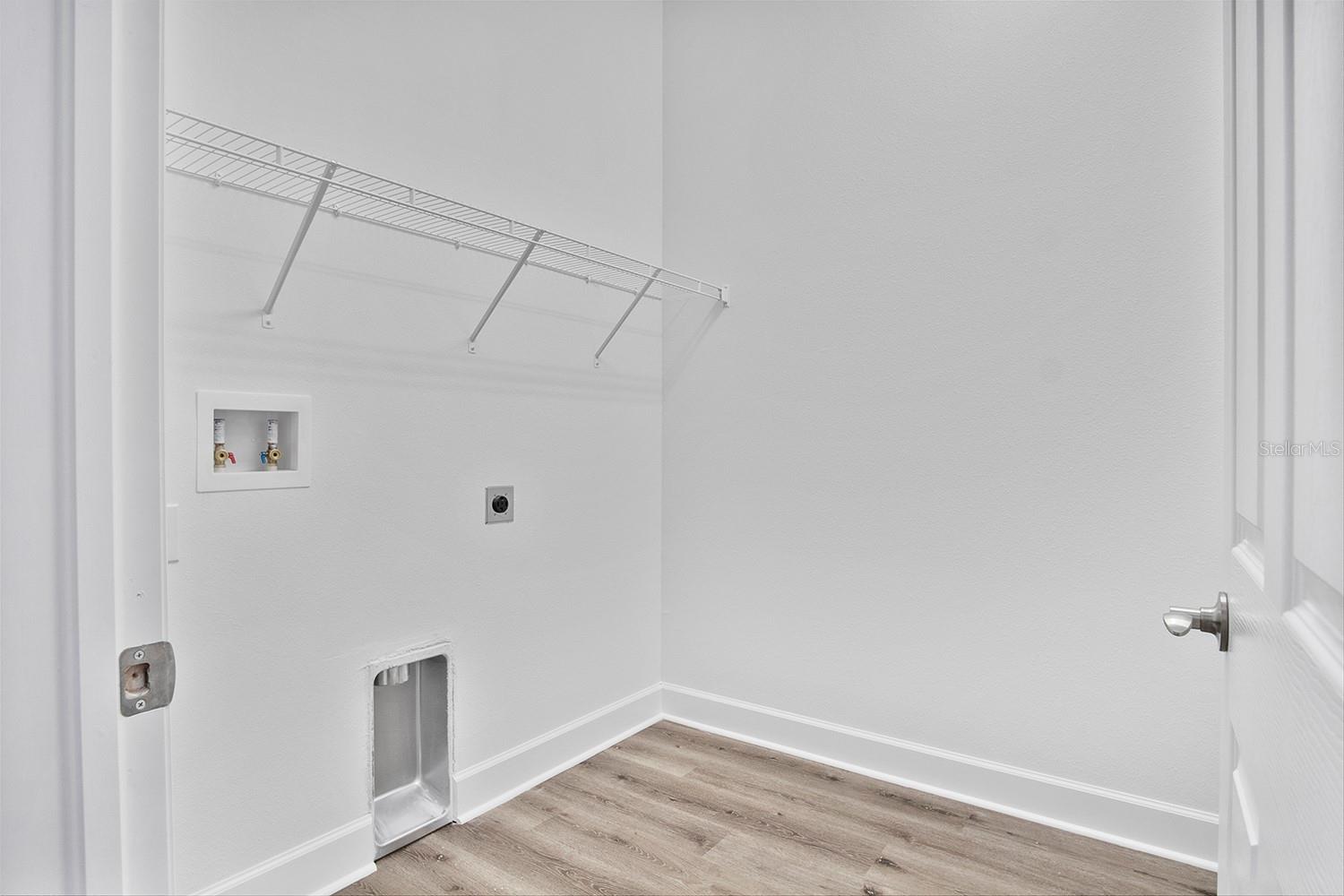 Image 18 of 28 For 9 Dusty Miller Court