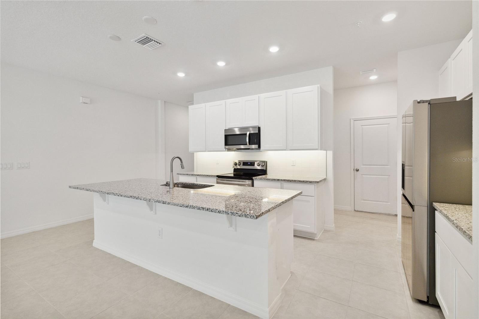 Image 14 of 36 For 5244 Luisa Court