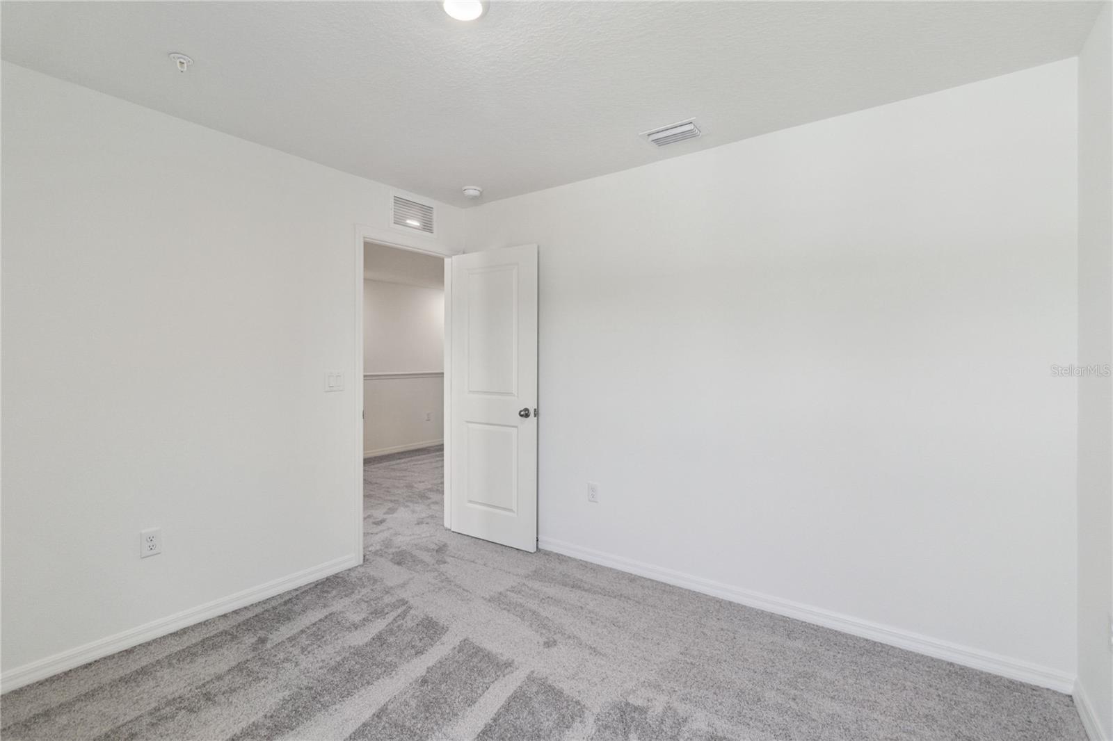 Image 23 of 36 For 5244 Luisa Court