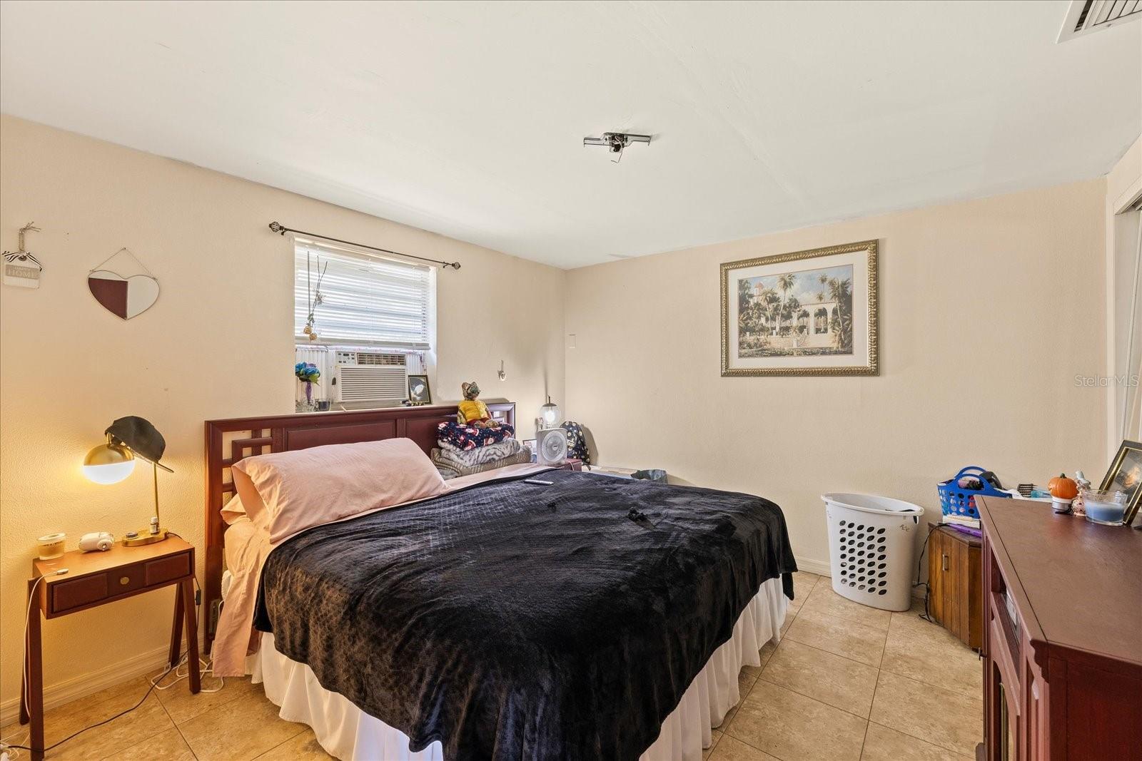 Listing photo id 22 for 4743 Foothill Drive