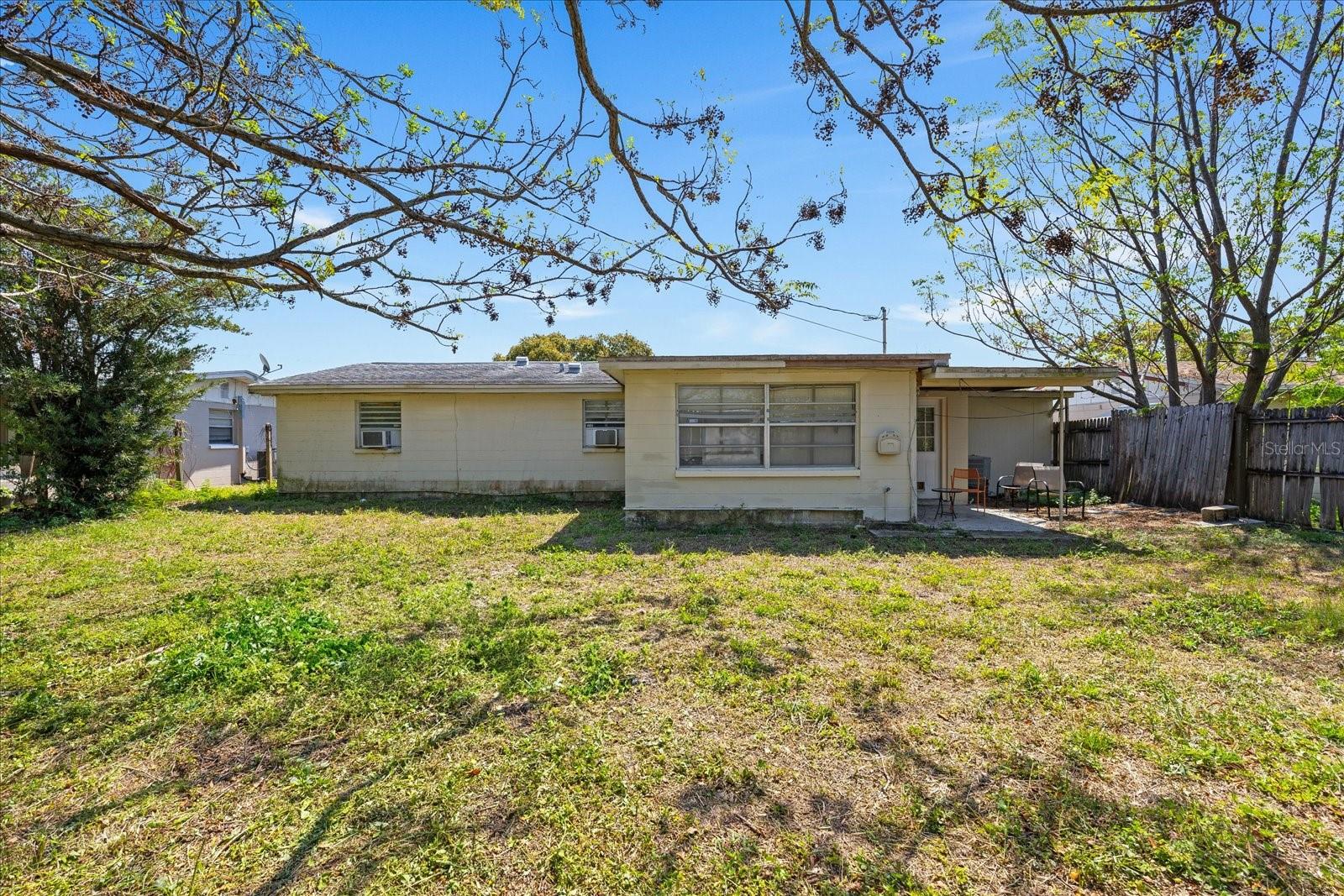 Listing photo id 29 for 4743 Foothill Drive