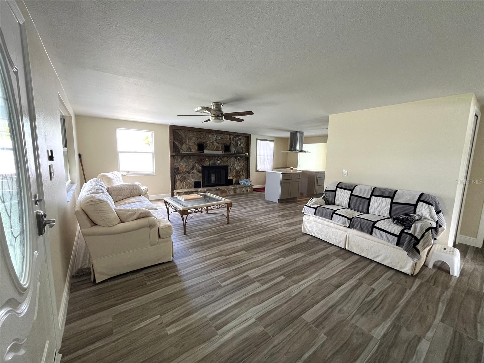 Image 5 of 26 For 13630 Lagoon Drive