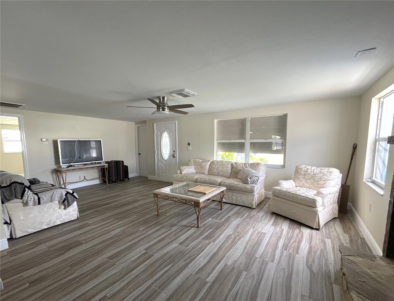 Image 6 of 26 For 13630 Lagoon Drive