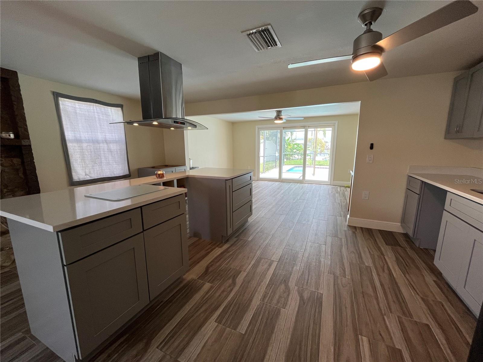 Image 7 of 26 For 13630 Lagoon Drive