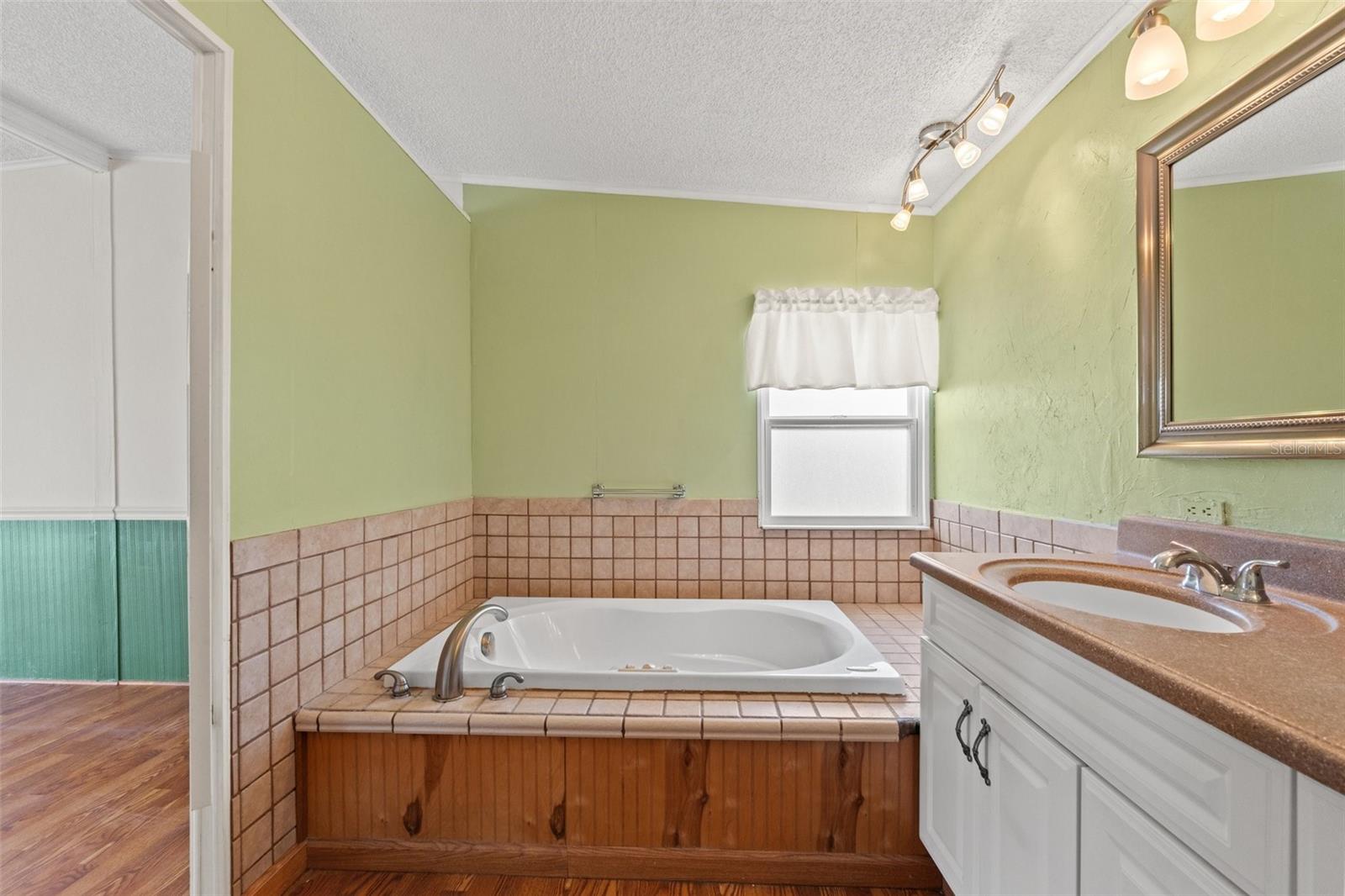 Image 15 of 40 For 14823 Rialto Avenue